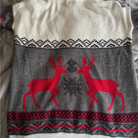 SOLD Mossimo Sweater - Picture 2 of 2